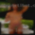 Woman looking threesomes
